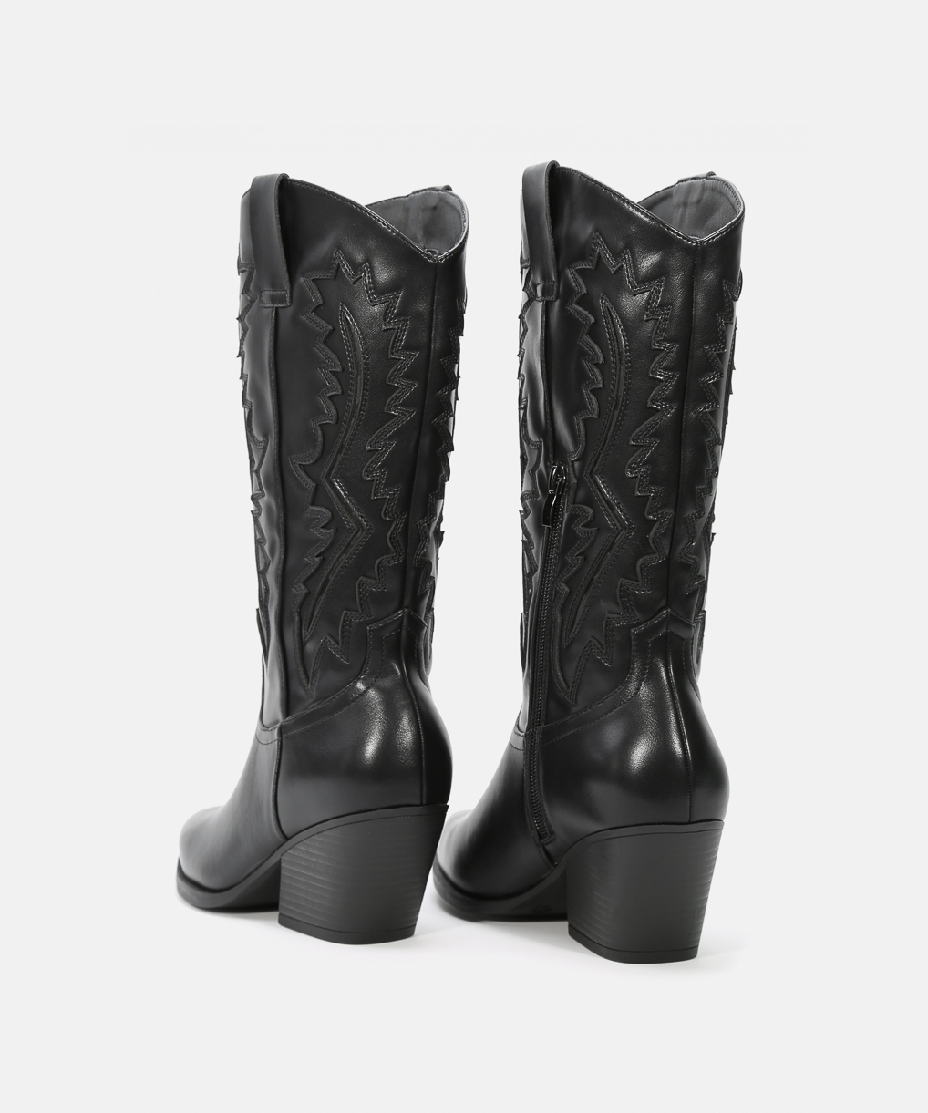 Botas cowboy bordado media caña tacón  image number null